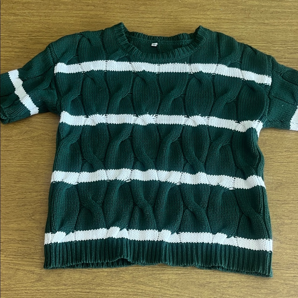 Women’s Classic Green & White Striped Soft  Cable-Knit Sweater, Sz S